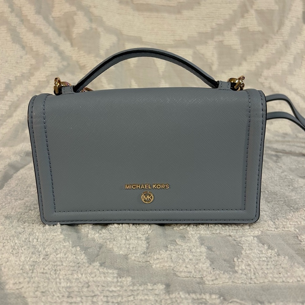 Michael Kors Pale Blue Jet Set Charm Small Top Handle Smartphone Crossbody Purse - Picture 2 of 15